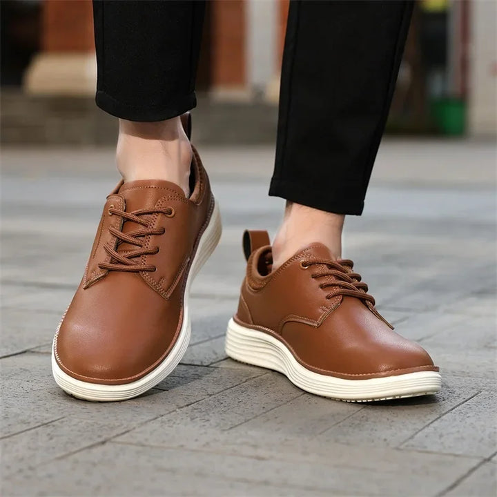 Versatile stretch-fit sneakers