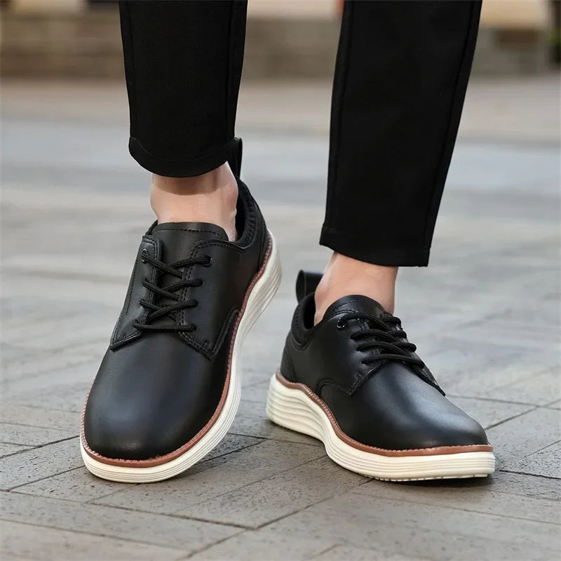 Versatile stretch-fit sneakers