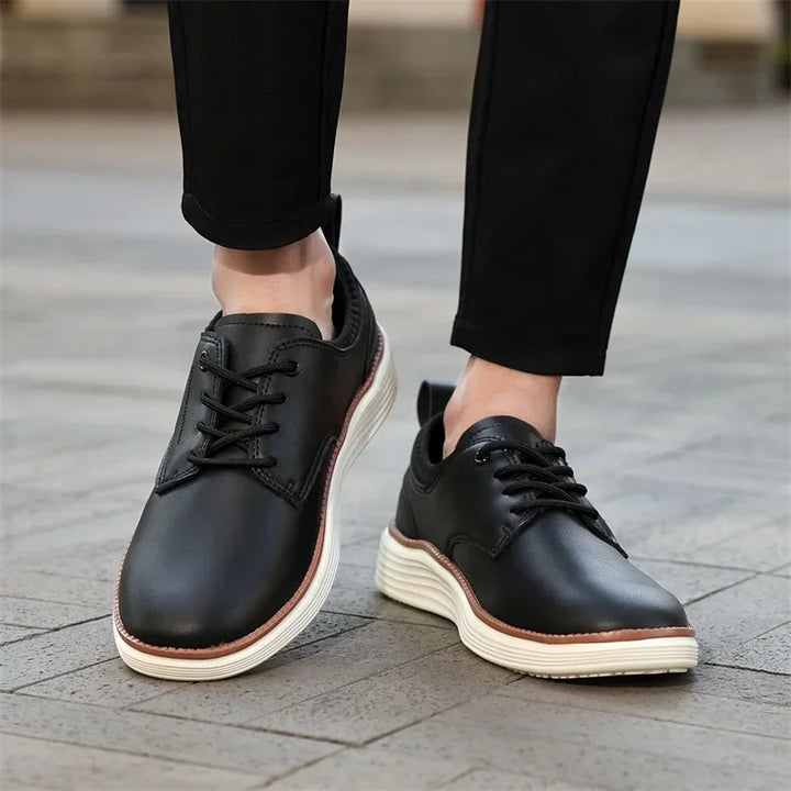 Versatile stretch-fit sneakers