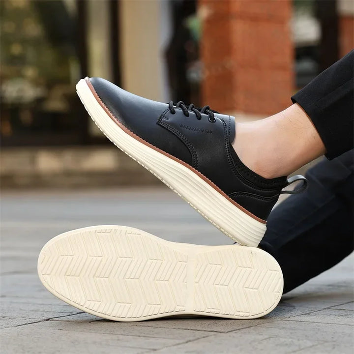 Versatile stretch-fit sneakers